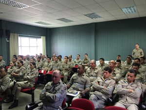 A palestra foi realizada no auditório do batalhão